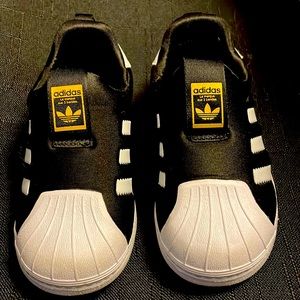 Kids Black Adidas Superstar Slip-on Size 9.5